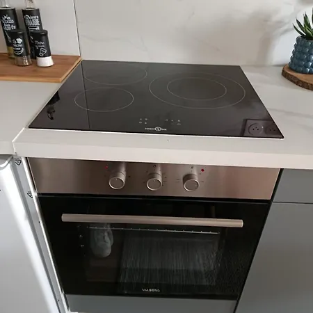 Le Nid Des Alouettes, Comfortable Furnished 1-bedroom Appartamento