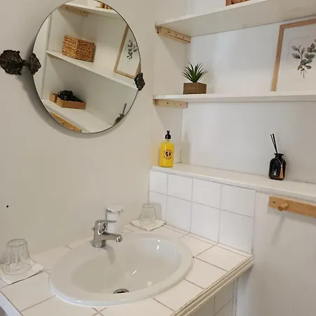 Le Nid Des Alouettes, Comfortable Furnished 1-bedroom Puilboreau